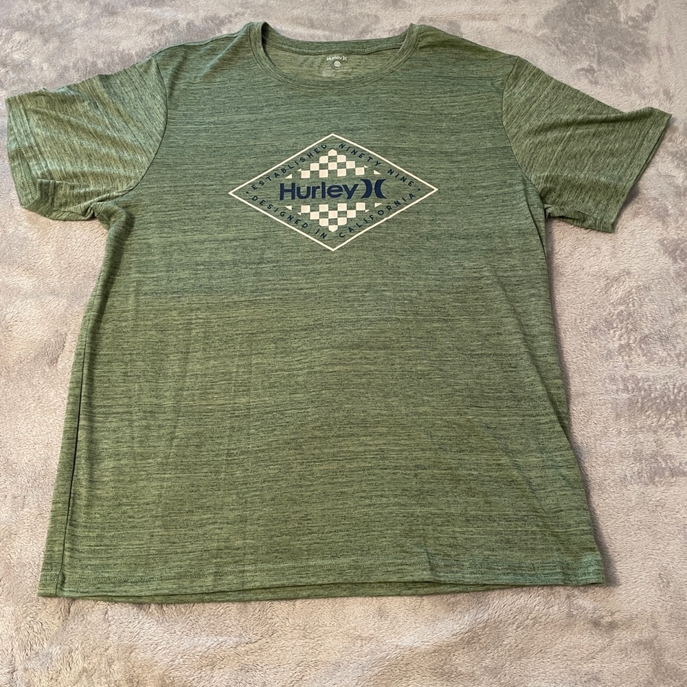 Hurley Men’s Tee Shirt XL. Like New.